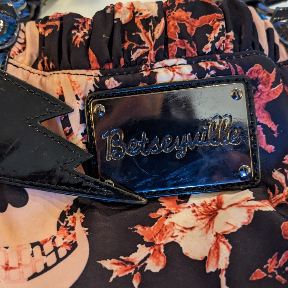 Betsey Johnson shoulder bag